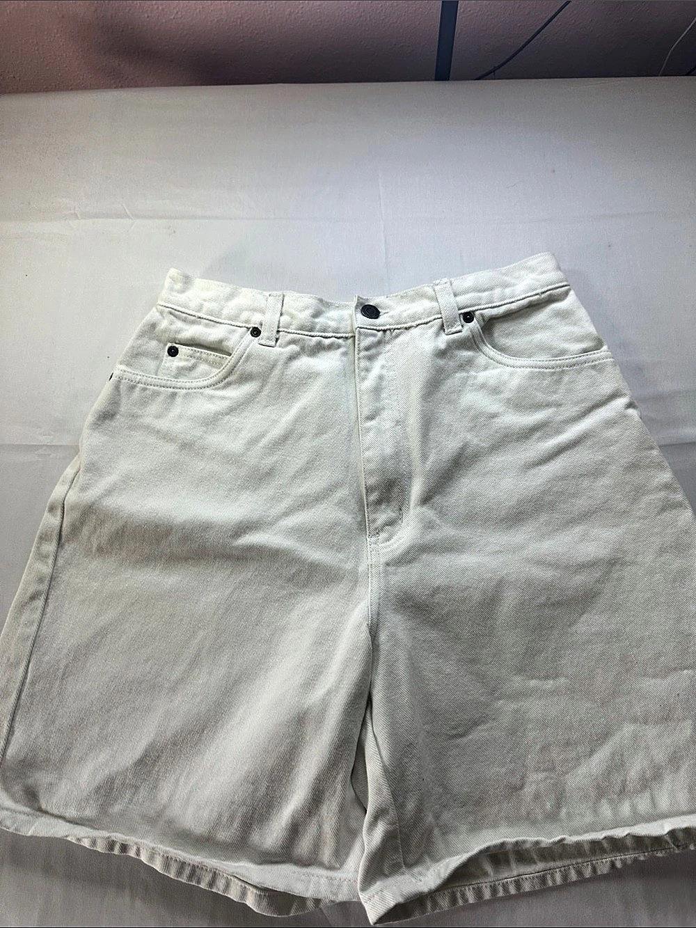 HONORS Jean Shorts in White Size 14
